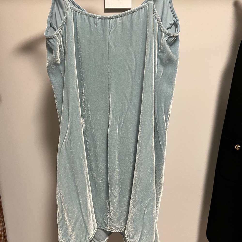 Reformation Lyza Velvet Dress - Picture 4 of 6